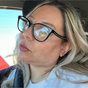 Meet your Posher, April